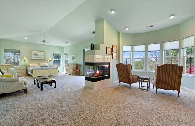 Building Photo - Stunning North Davis Executive Home with 5...