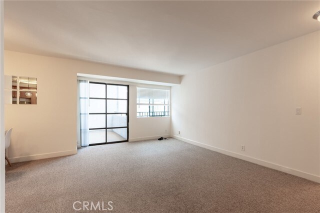 Building Photo - 10982 Roebling Ave
