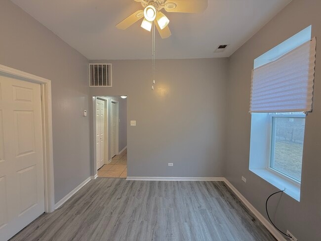 Building Photo - 3512 W 12th Pl