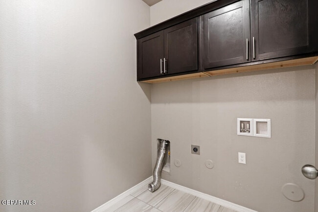 Building Photo - 497 Denim St