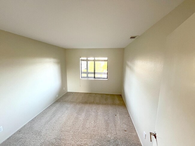 Building Photo - 815 Sea Spray Ln