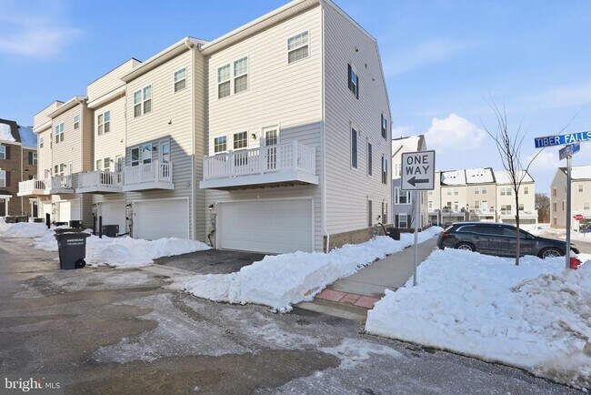 Building Photo - 42538 Tiber Falls Sq