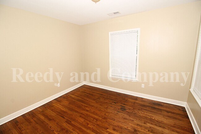 Building Photo - 110 N Greer St