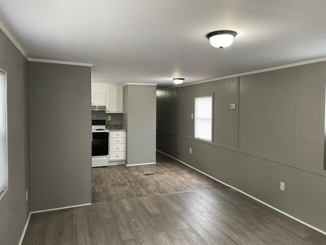 Building Photo - 3 BDRM 1/5 BA SINGLEWIDE MOBILE HOME IN PARK,INSIDE PETS OK WITH $25 EXTRA PER MONTH & $250 NON-R...