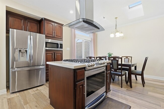 Building Photo - 1527 Orchard Park Dr