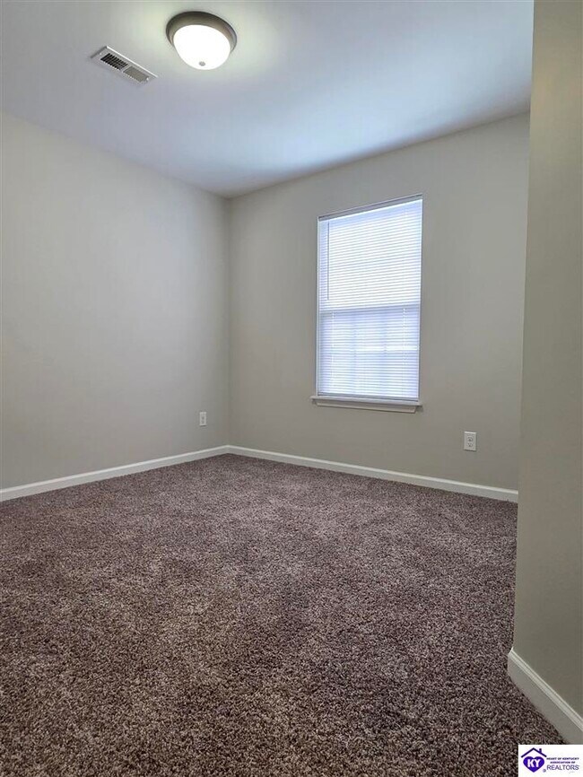 Building Photo - 158 Vineland Pkwy Dr