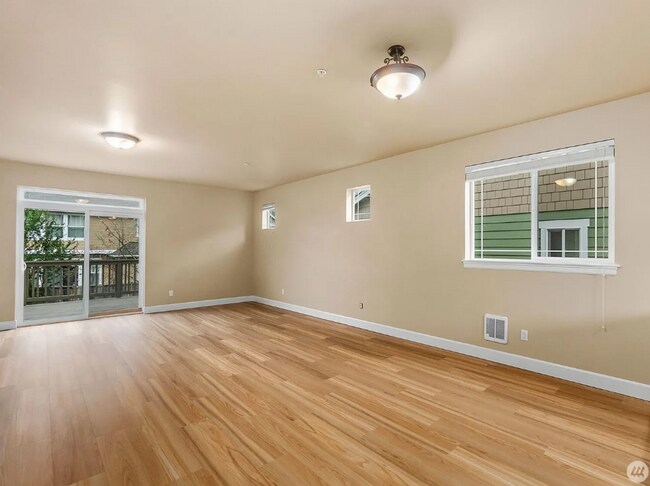 Building Photo - Rent: $2600 - 2 bed Condo