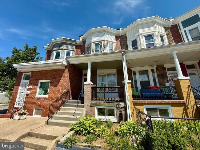 Building Photo - 402 E 28th St