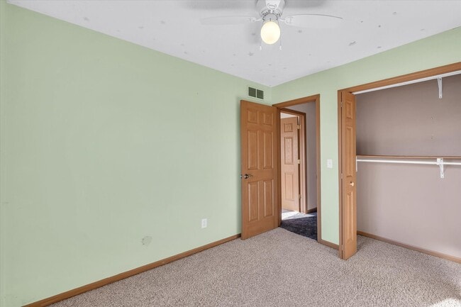 Building Photo - Spacious 4-Bedroom Home with Fenced Yard a...