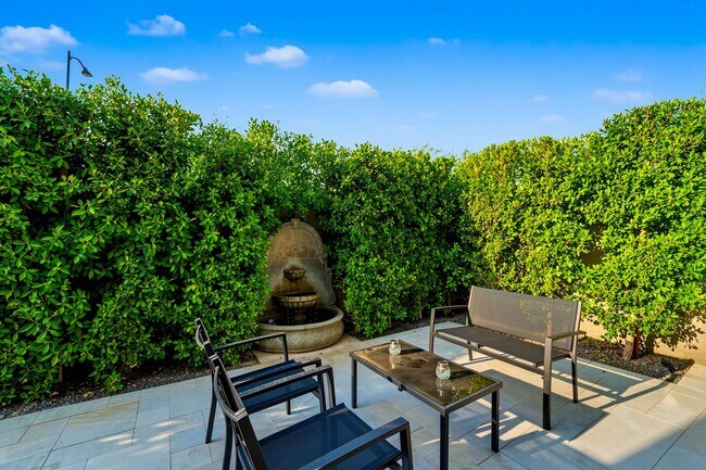 Building Photo - Professionally Designed, Fully Furnished townhome on one of Arabella’s Premium Lots | Scottsdale’...