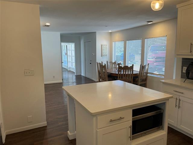 Building Photo - 3563 South Dr