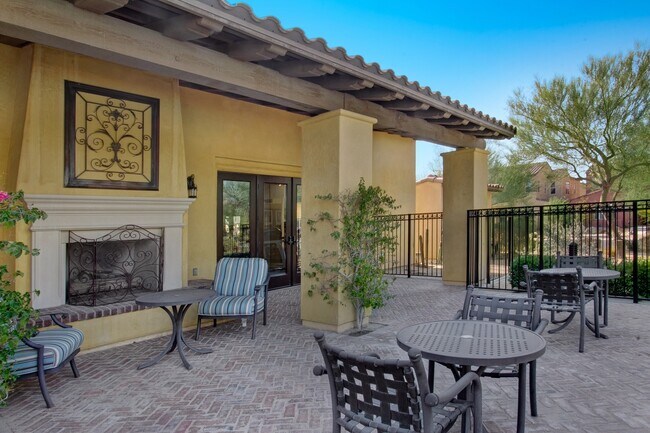 Building Photo - 3 Bed 2.5 Bath Spanish Walk Villa Palm Desert