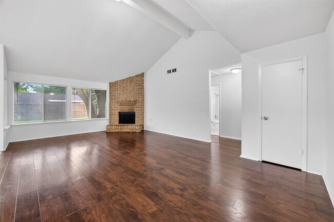 Building Photo - 1122 Woodbridge Ave