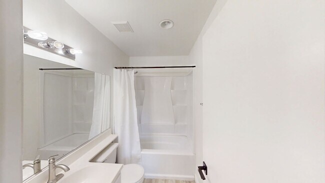 Building Photo - 1045 Willmont Way
