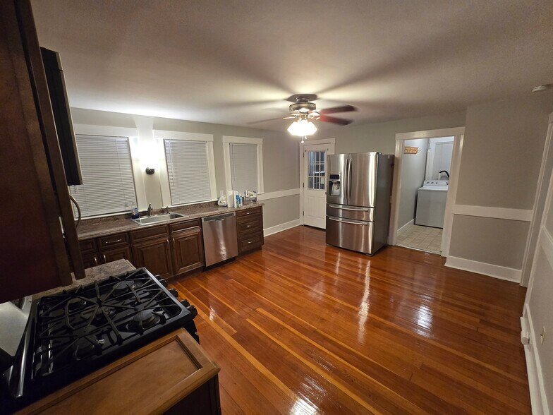 Kitchen - 12 Leland Rd