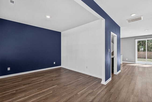 Building Photo - Coastal Living in The Preserve at Tidewater