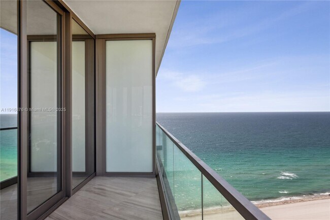 Building Photo - 18975 Collins Ave