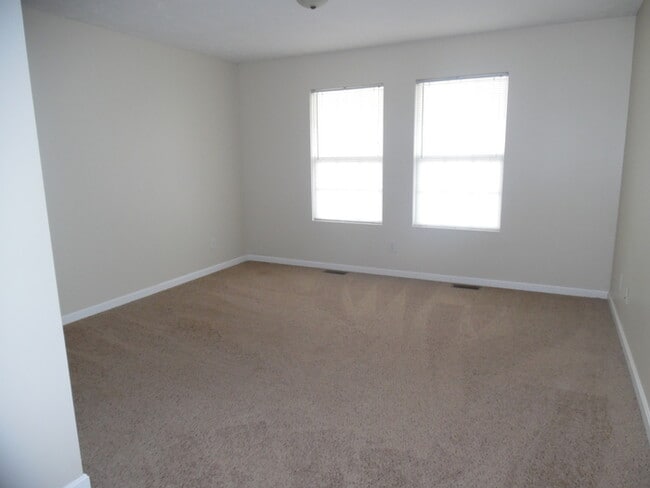 Building Photo - 4-bedroom, 2-bathroom home in a great Eastside Terre Haute location.