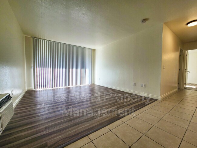 Building Photo - 1350 N Escondido Blvd