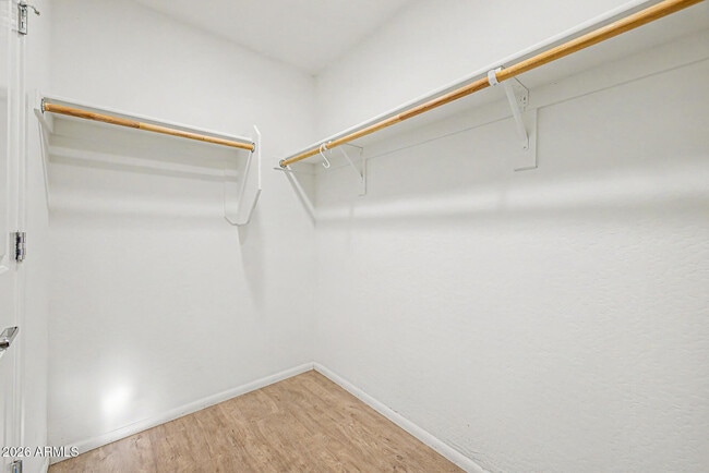 Building Photo - 1250 Abbey Ln