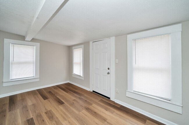Building Photo - Charming & Fully Renovated Home – Act Fast!