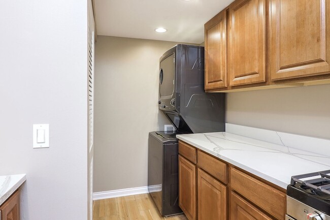 Building Photo - 7724 W Douglas Ct