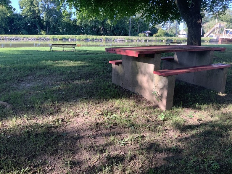 Building Photo - 4444 Main St