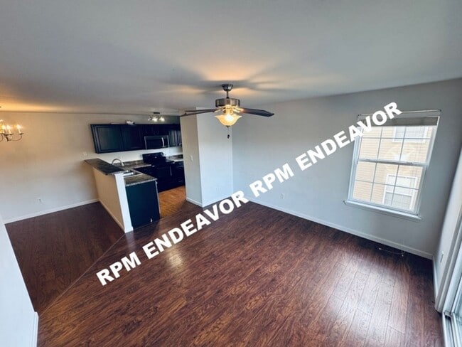 Building Photo - 2 Bed, 2 Bath, Move in Ready!