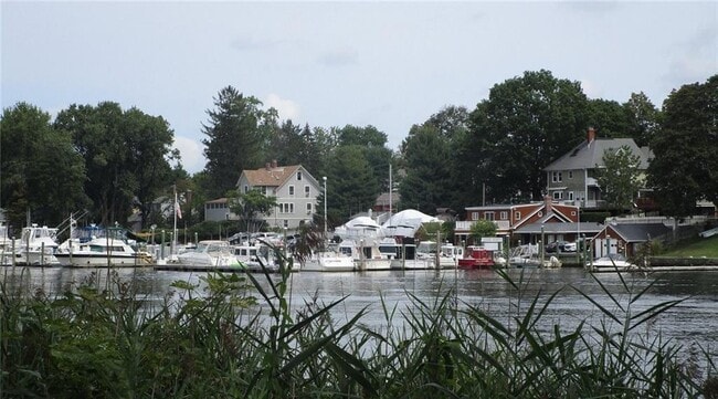 Building Photo - 73 Bayside Ave