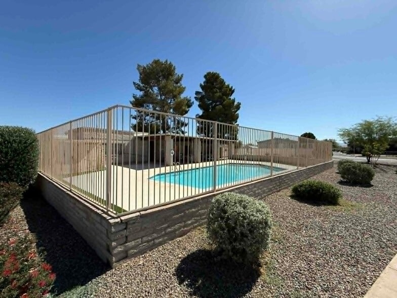 Building Photo - 2640 S Cottonwood Ln