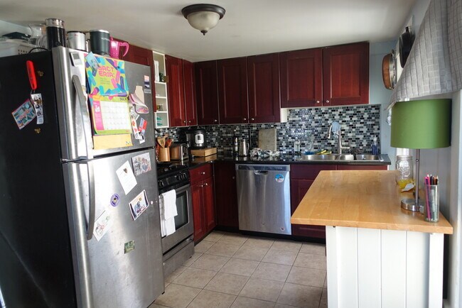 Building Photo - 23 Boston St