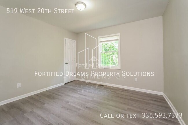Building Photo - 519 W 20th St