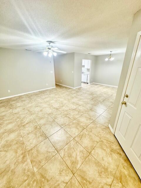 Building Photo - 967 Tray Dr