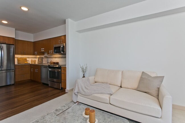 Building Photo - Modern 1-Bedroom Condo in Kakaako – 20th F...