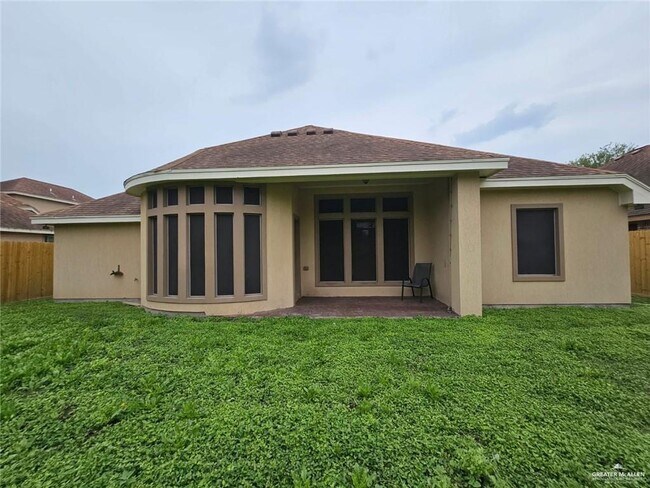 Building Photo - 20 May Ave