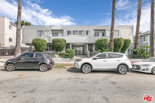 Building Photo - 1800 N Harvard Blvd