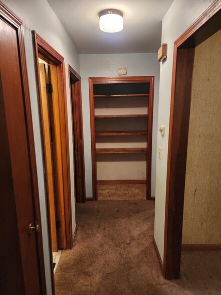 Primary Photo - 694 Mountain View Dr