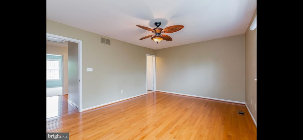 Building Photo - 10 Donagh Ct