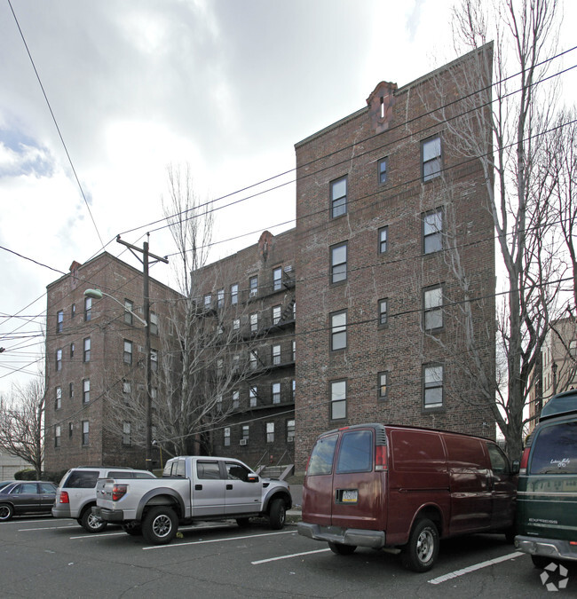 Building Photo - Plattykill Manor Apartments