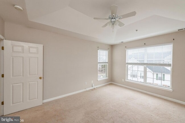 Building Photo - 25340 Lake Mist Square