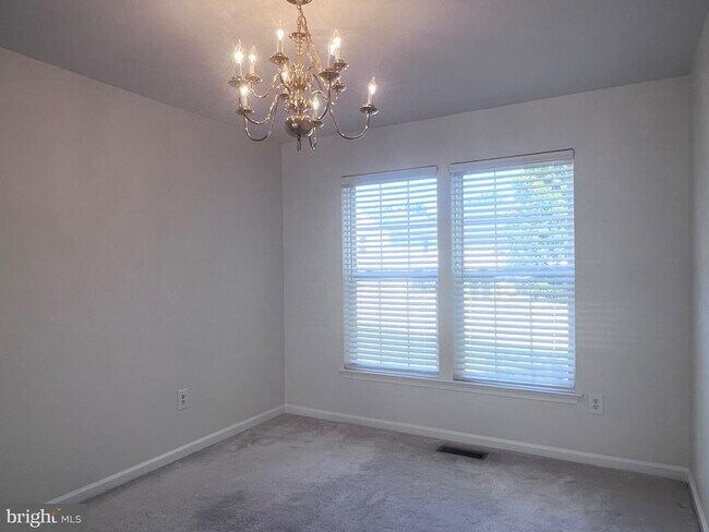 Building Photo - 17207 Sumac Ct