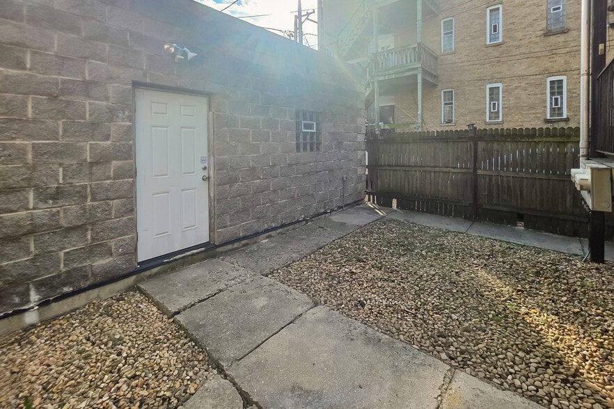 Building Photo - 1007 N Francisco Ave