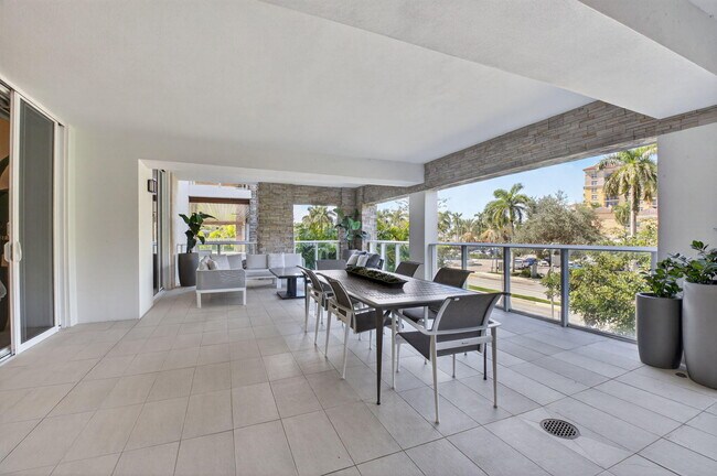 Building Photo - 200 SE Mizner Blvd