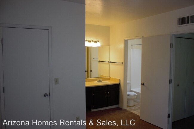 Building Photo - 2 br, 2 bath House - 608 South Liana Court