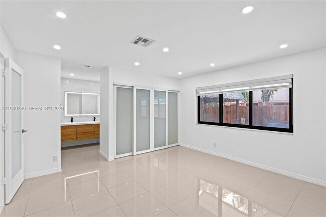 Building Photo - 730 SW 95 Terrace