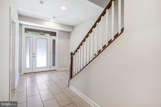 Building Photo - 22262 Philanthropic Dr