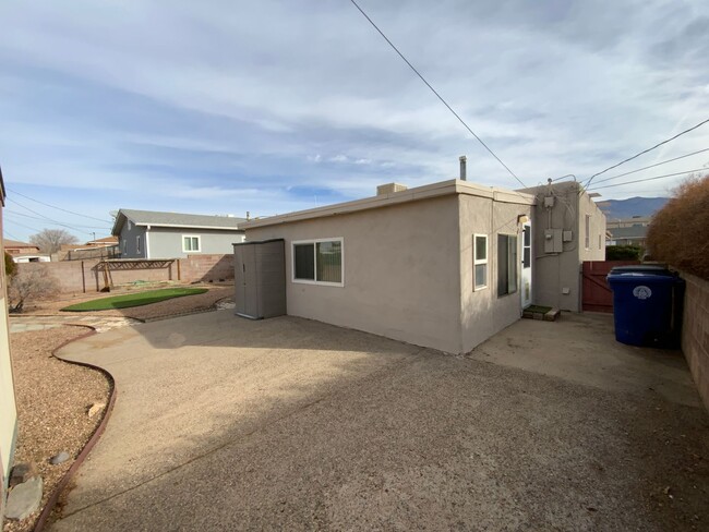 Building Photo - 3 Bedroom Single Story Home Available Near Eubank Blvd NE & Indian School Rd NE!