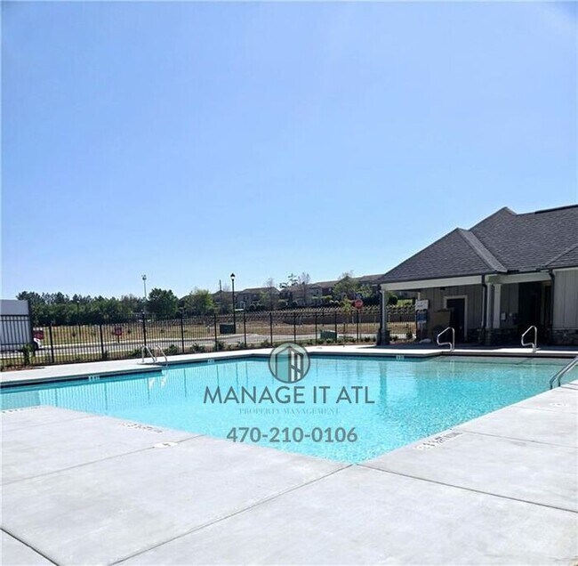 Building Photo - Beautiful End-Unit three-story townhome in Tucker