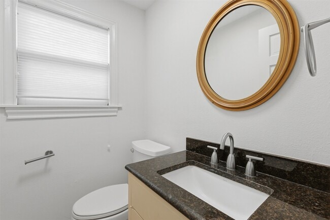 Building Photo - 2132 Tangley St