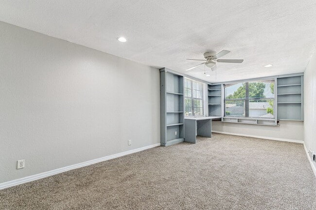 Building Photo - 4 bed, 3 bath home in OKC, OK